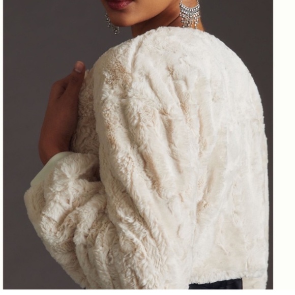 Nwt faux fur shrug anthropologie - Picture 4 of 9